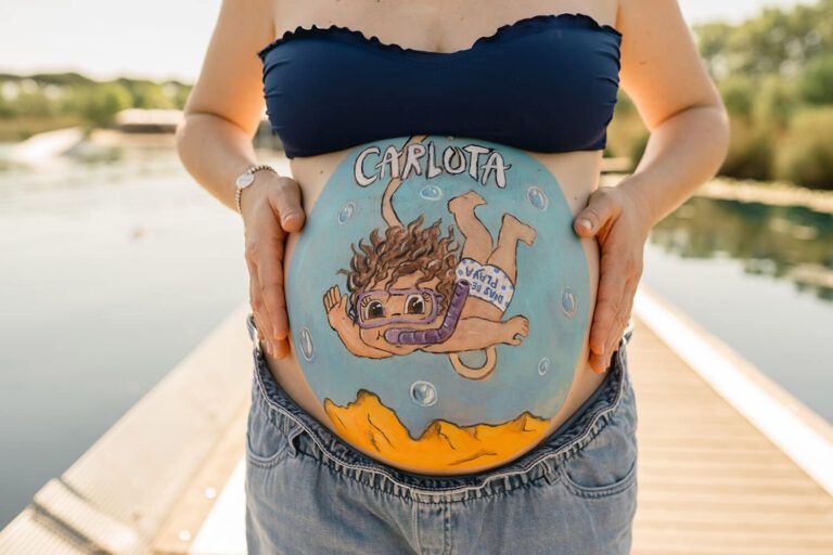 Barriga pintada en el embarazo: qué es, significado y cómo se hace